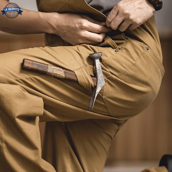 Arbeitslatzhose in braunem Cord
